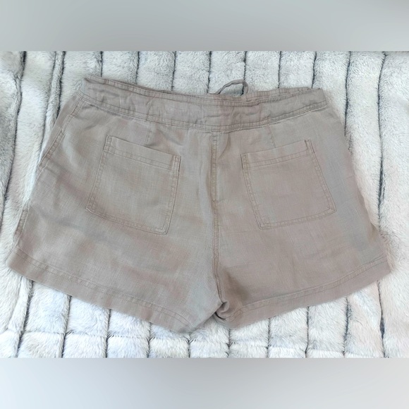 Linen Drawstring Shorts w/Front & Back Pockets - Picture 2 of 3